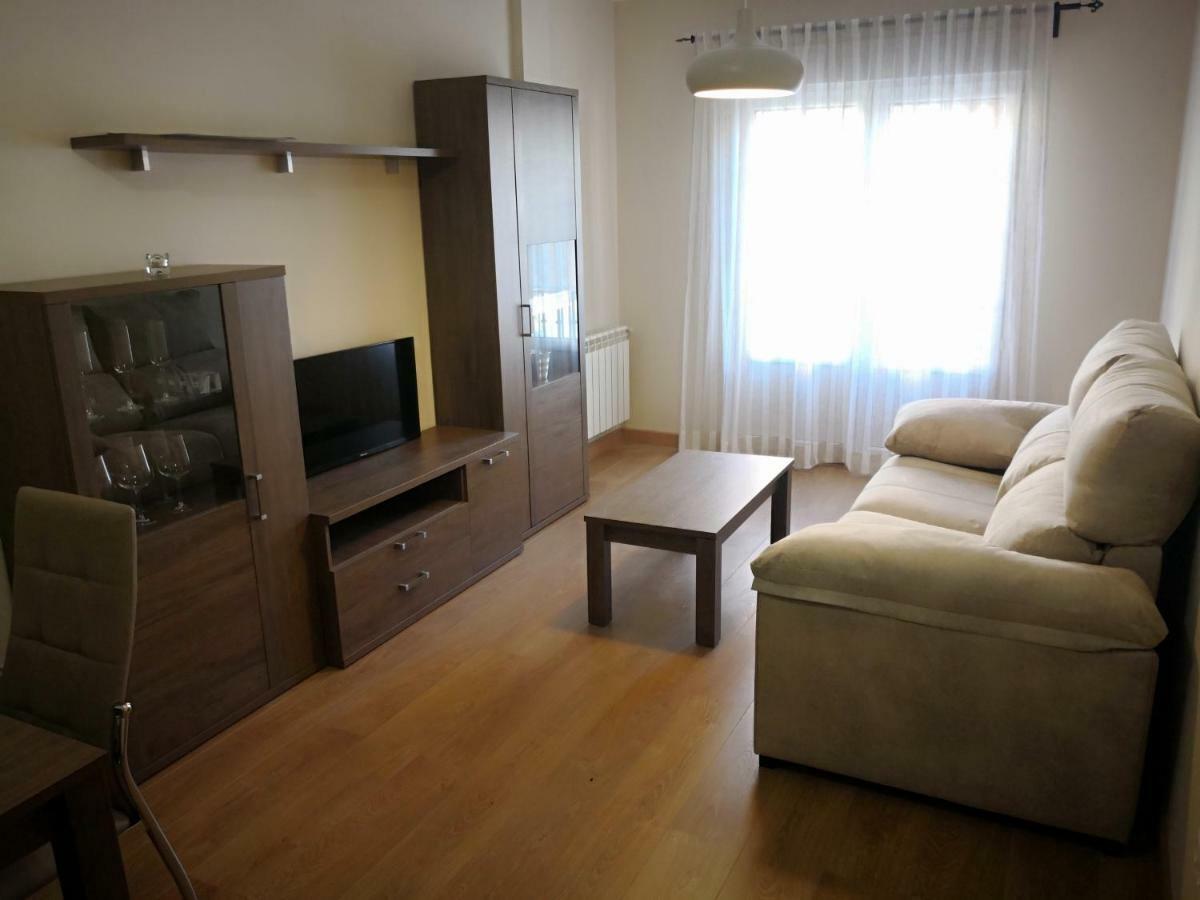 Apartamentos Torre De Gredos 아레나스 데 산 페드로 외부 사진